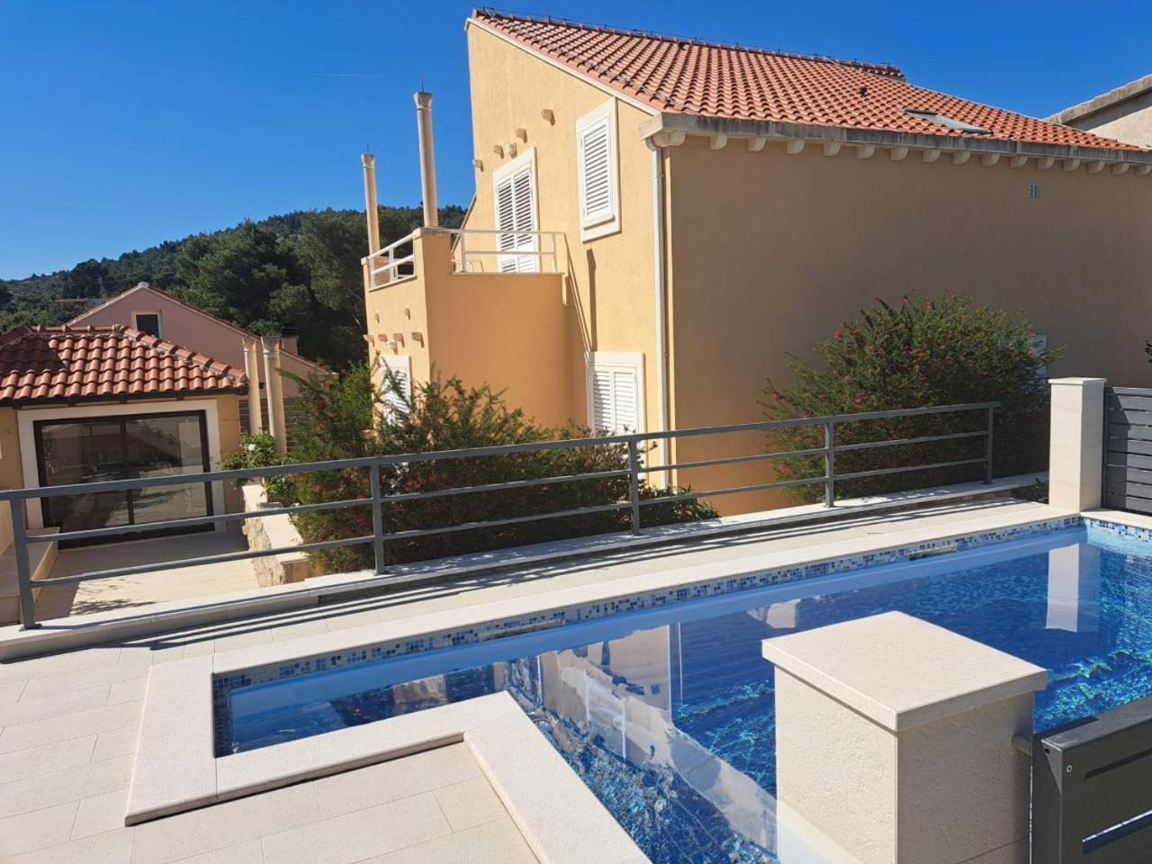 מליני Villa "Amber" Luxury Apartments With A Pool מראה חיצוני תמונה