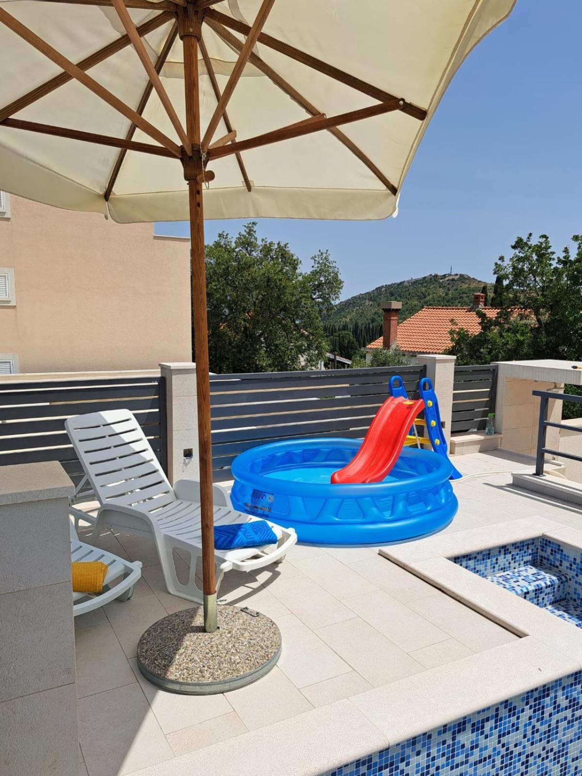 מליני Villa "Amber" Luxury Apartments With A Pool מראה חיצוני תמונה