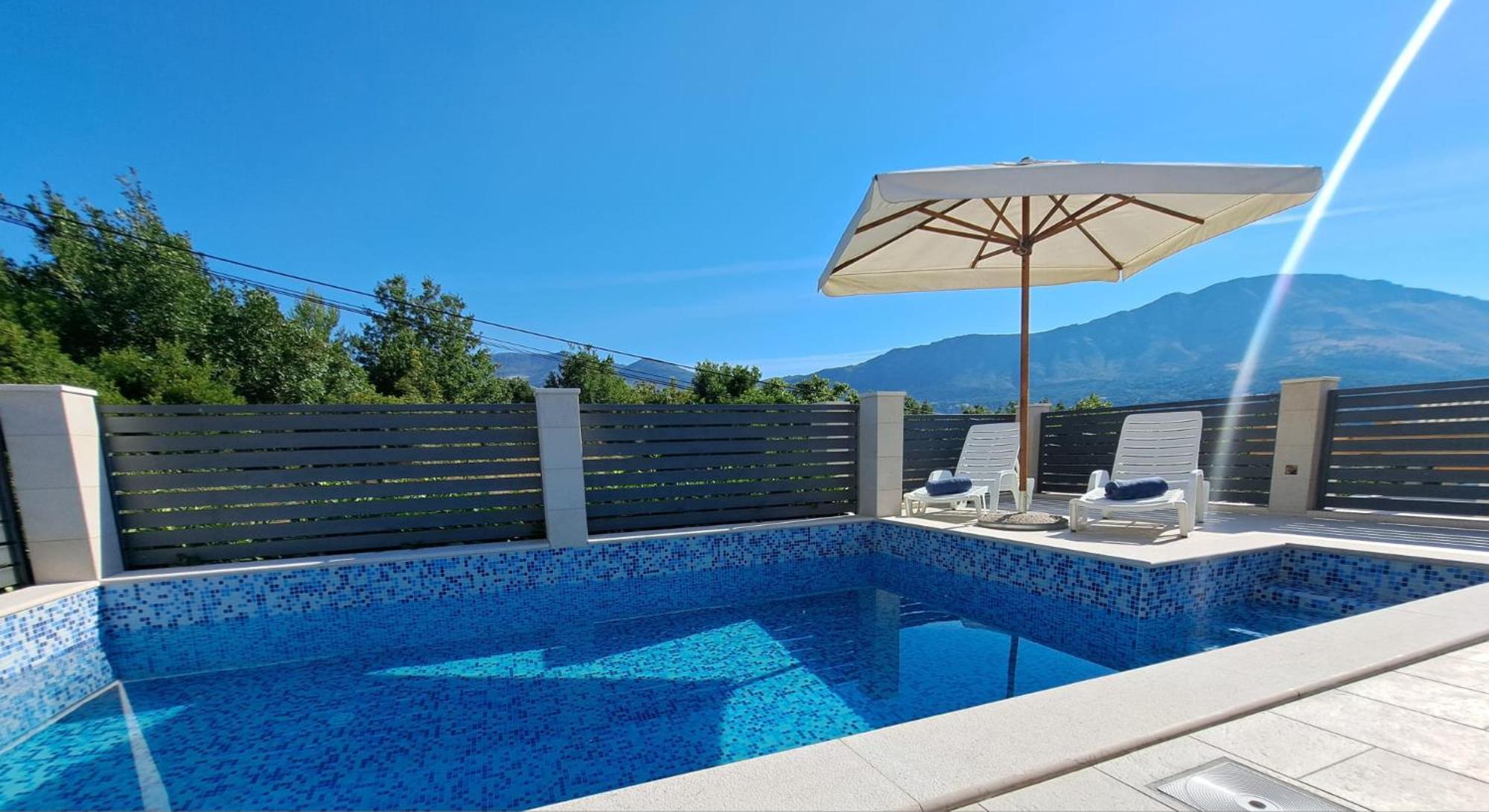 מליני Villa "Amber" Luxury Apartments With A Pool מראה חיצוני תמונה