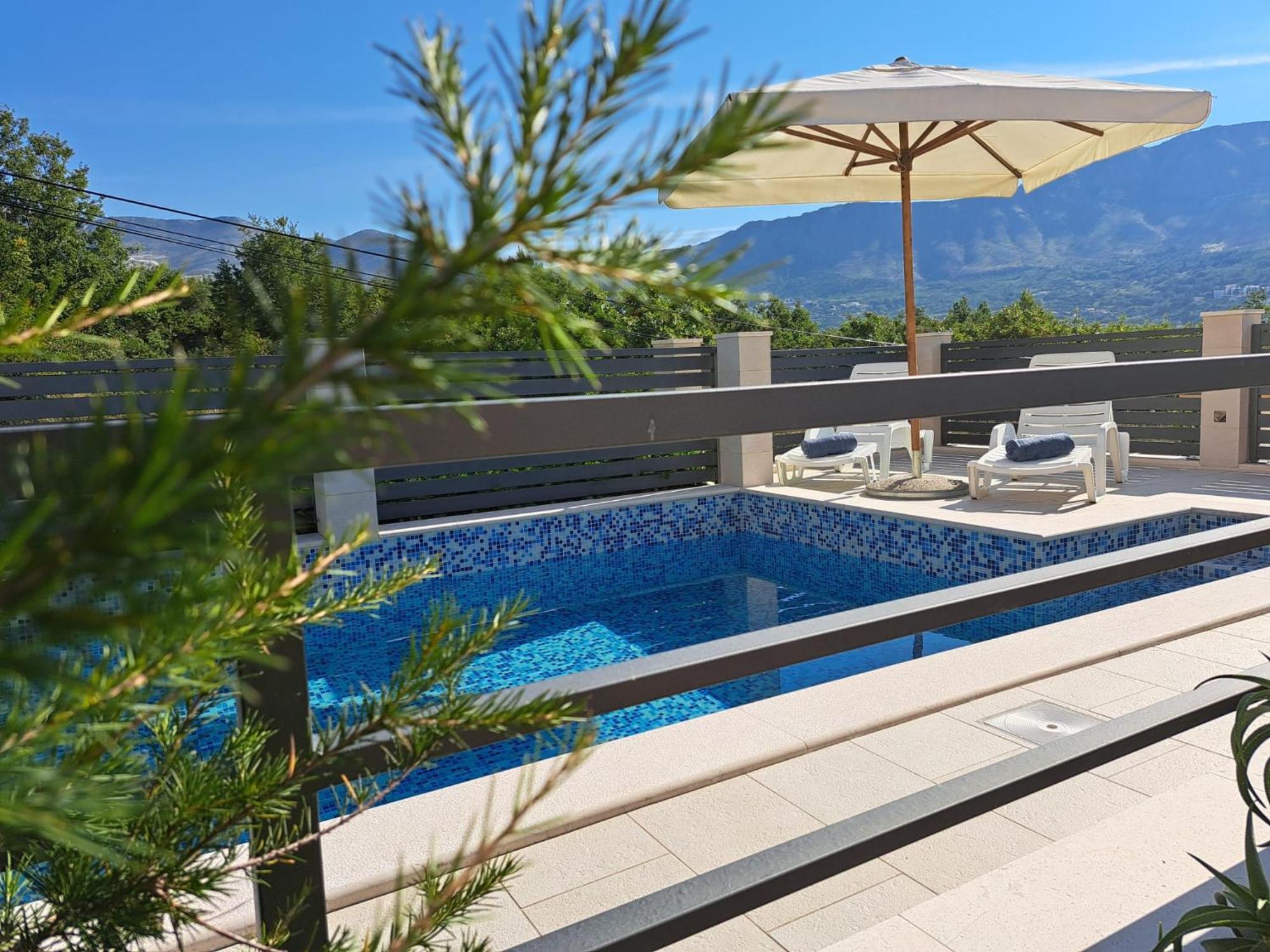מליני Villa "Amber" Luxury Apartments With A Pool מראה חיצוני תמונה