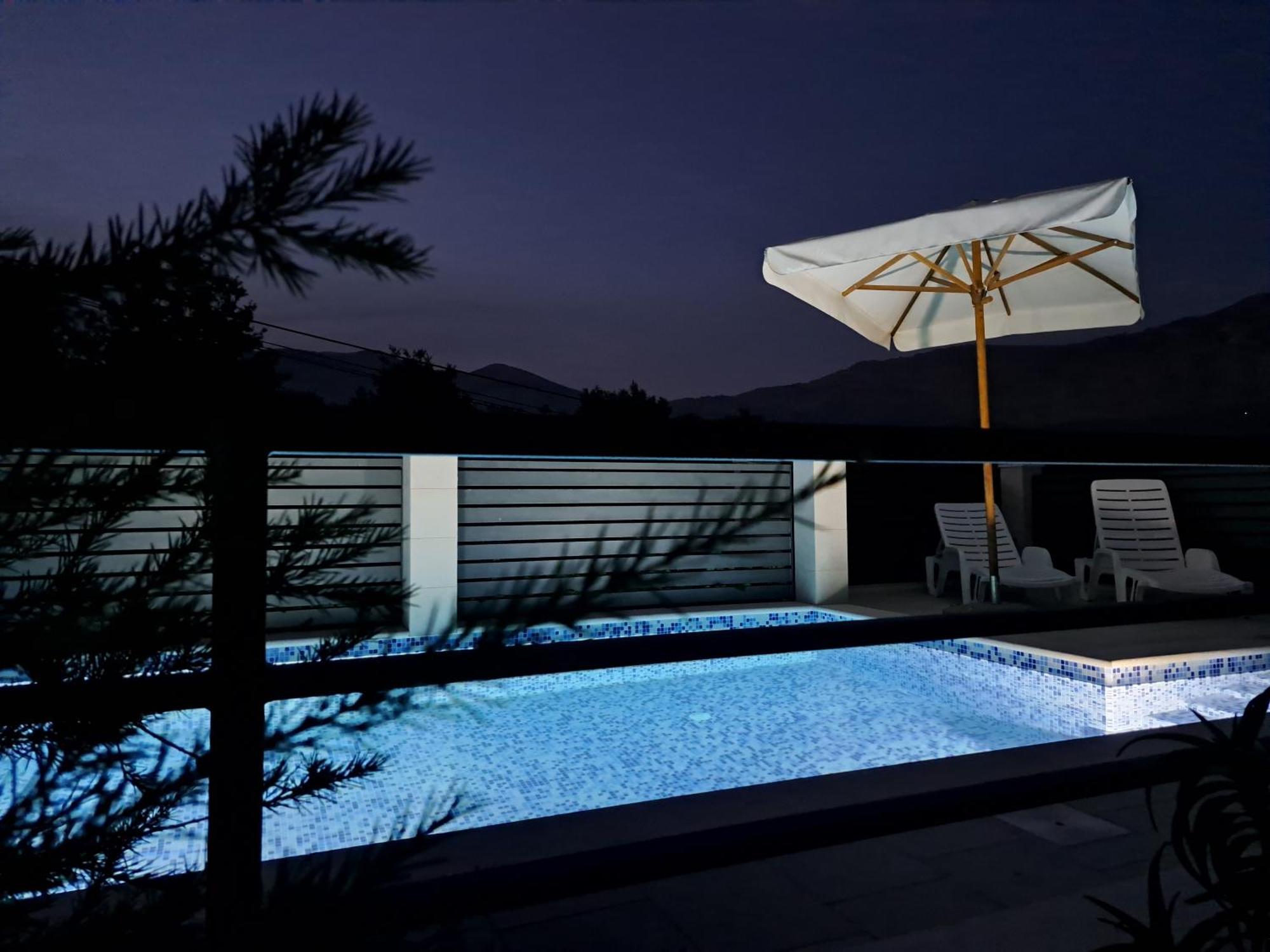 מליני Villa "Amber" Luxury Apartments With A Pool מראה חיצוני תמונה