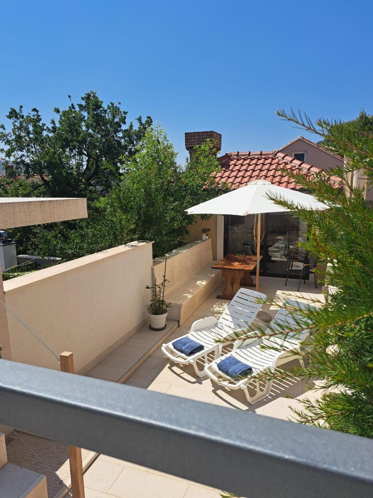 מליני Villa "Amber" Luxury Apartments With A Pool מראה חיצוני תמונה