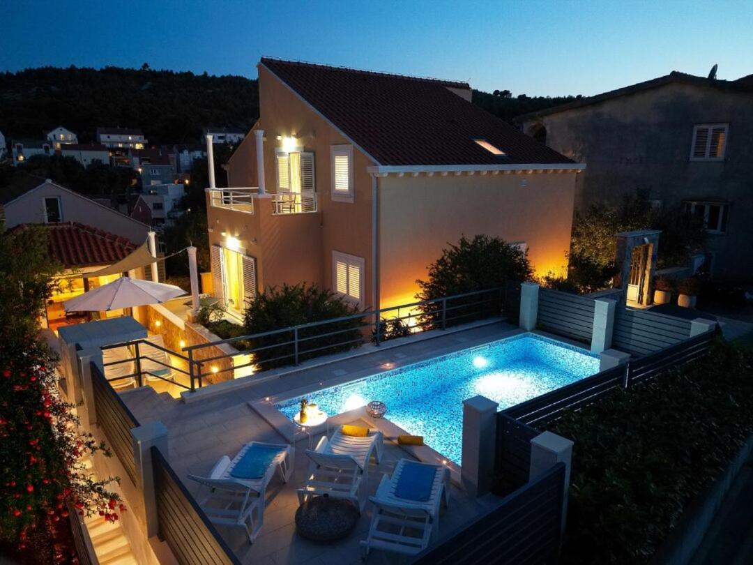 מליני Villa "Amber" Luxury Apartments With A Pool מראה חיצוני תמונה