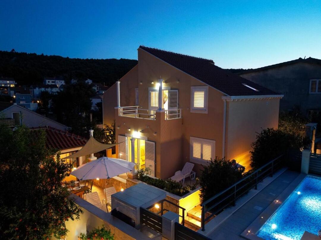 מליני Villa "Amber" Luxury Apartments With A Pool חדר תמונה