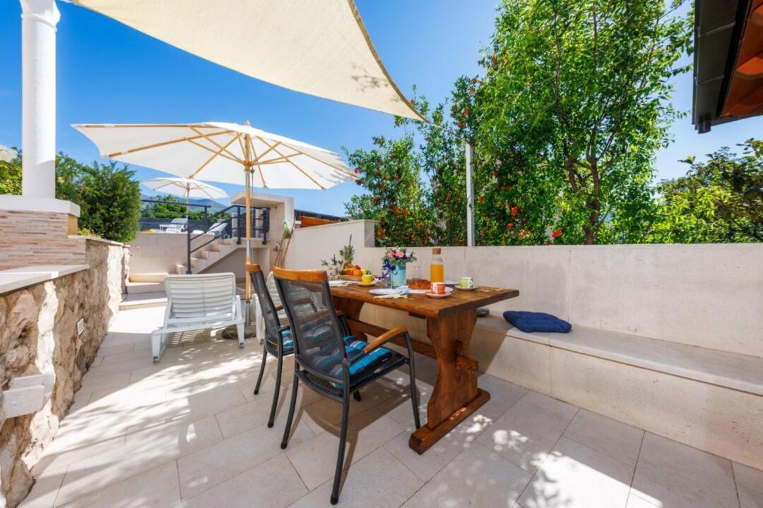 מליני Villa "Amber" Luxury Apartments With A Pool חדר תמונה