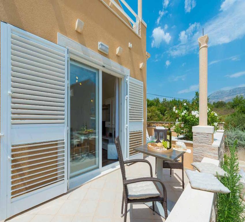 מליני Villa "Amber" Luxury Apartments With A Pool מראה חיצוני תמונה