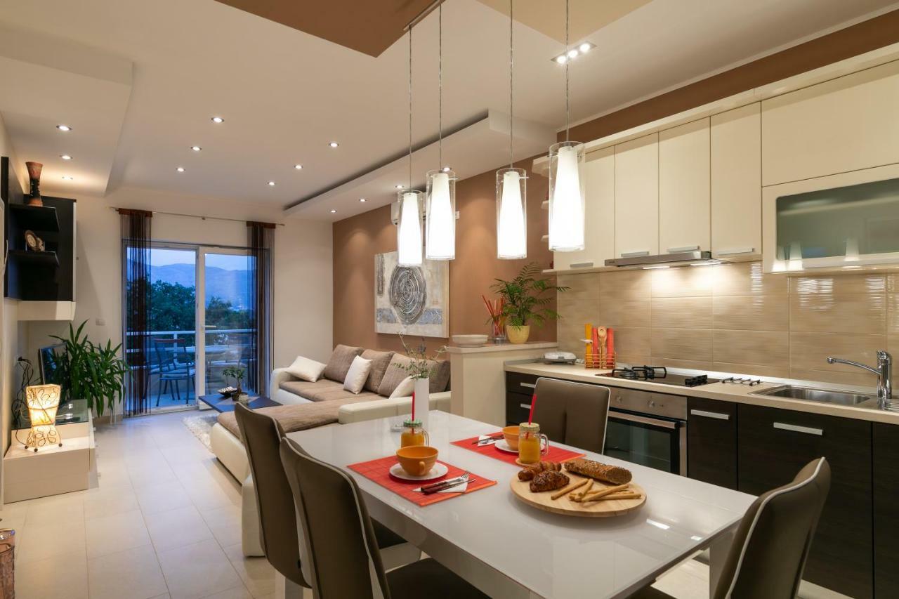 מליני Villa "Amber" Luxury Apartments With A Pool מראה חיצוני תמונה